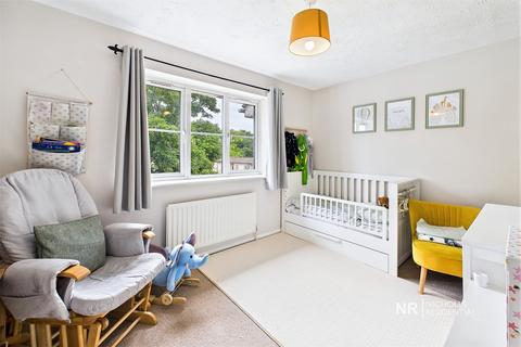 33 Pemberley Chase, West Ewell, Epsom, KT19 9LE