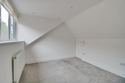 2 bedroom detached house to rent, Park Street, Westcliff-on-sea, SS0