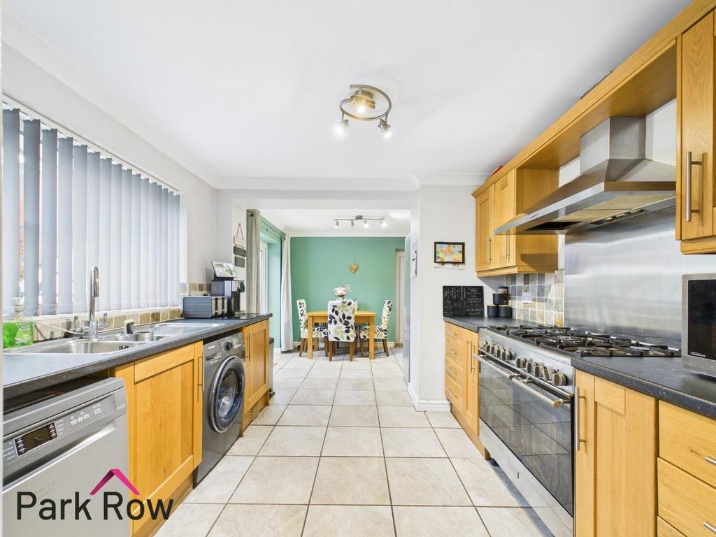 Kitchen/dining