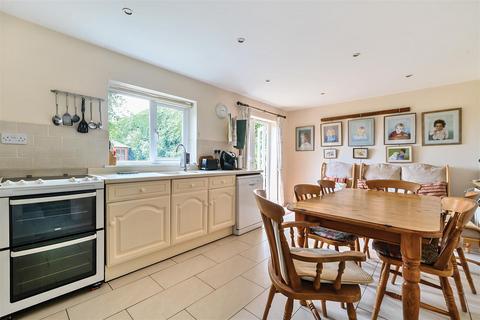 10 Gullivers Lane, Steeple Ashton, Trowbridge, BA14 6EQ