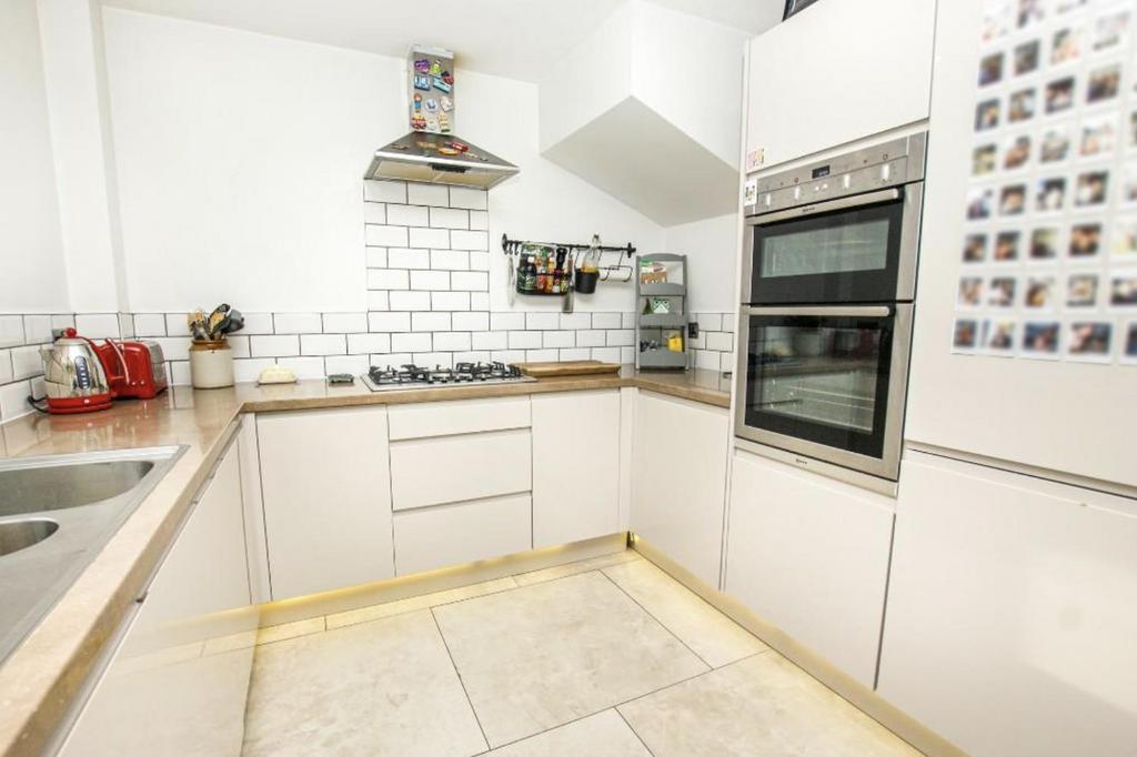 Kitchen 2.png