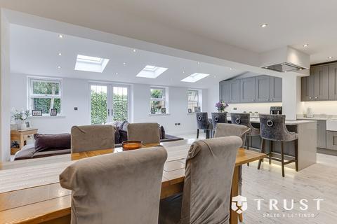 4 bedroom detached house for sale, Brow Wood Road, Birstall, WF17