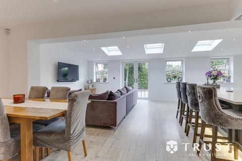 4 bedroom detached house for sale, Brow Wood Road, Birstall, WF17