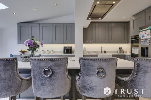 4 bedroom detached house for sale, Brow Wood Road, Birstall, WF17