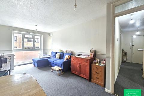 2 bedroom flat to rent, Diploma Court, East Finchley, N2