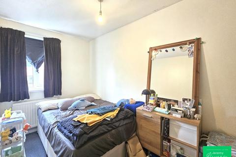 2 bedroom flat to rent, Diploma Court, East Finchley, N2