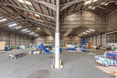 Distribution warehouse to rent, 3 Marine Esplanade Edinburgh EH6 7LU