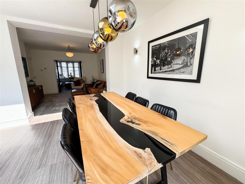 Open plan family room breakfast kitchen dining