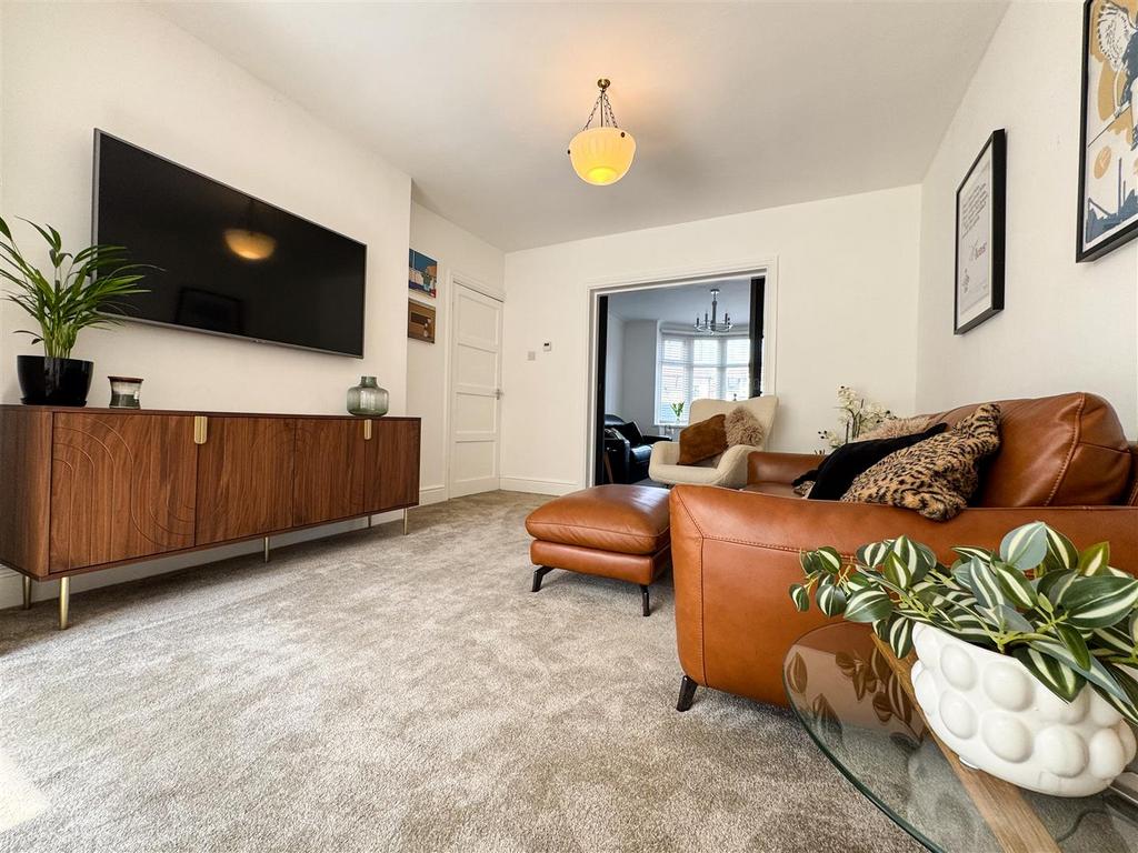 Open plan family room breakfast kitchen dining