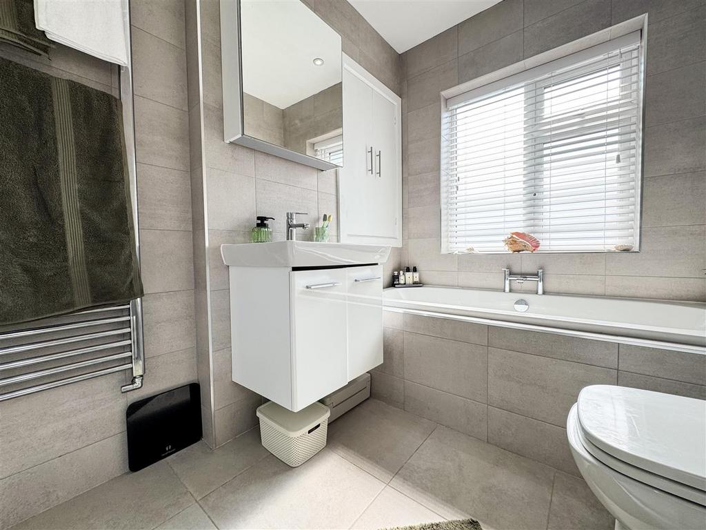 Family bath and shower room