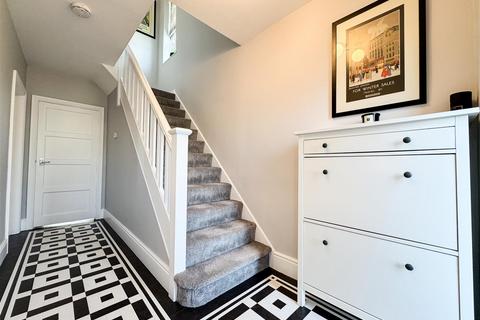 31 Cockshutt Avenue, Sheffield, S8 7DU