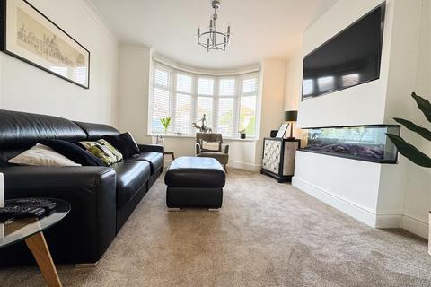 31 Cockshutt Avenue, Sheffield, S8 7DU