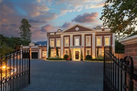 6 bedroom detached house for sale, Chargate Close, Burwood Park, KT12