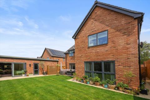 5 bedroom detached house for sale, Pear Tree Close, Cheltenham, Gloucestershire, GL53