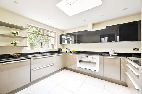 2 bedroom flat for sale, Courtfield Gardens, South Kensington, London, SW5