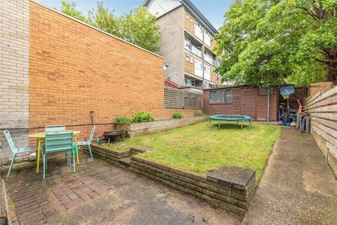 4 bedroom terraced house for sale, Saxton Close, London SE13