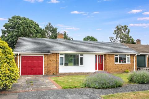 2 bedroom detached bungalow for sale, LANG CLOSE, FETCHAM, KT22