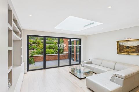 2 bedroom flat for sale, Tenterden Grove, London