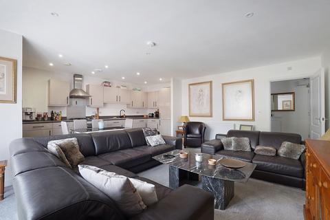 2 bedroom flat for sale, 32, Worrall Drive, Rochester ME1
