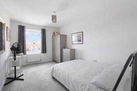 2 bedroom flat for sale, 32, Worrall Drive, Rochester ME1