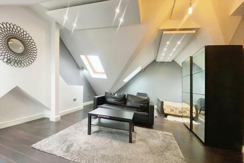 1 bedroom in a house share to rent, Houseshare, Woodford Avenue, Ilford, IG2 6XE
