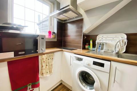 1 bedroom in a house share to rent, Houseshare, Woodford Avenue, Ilford, IG2 6XE