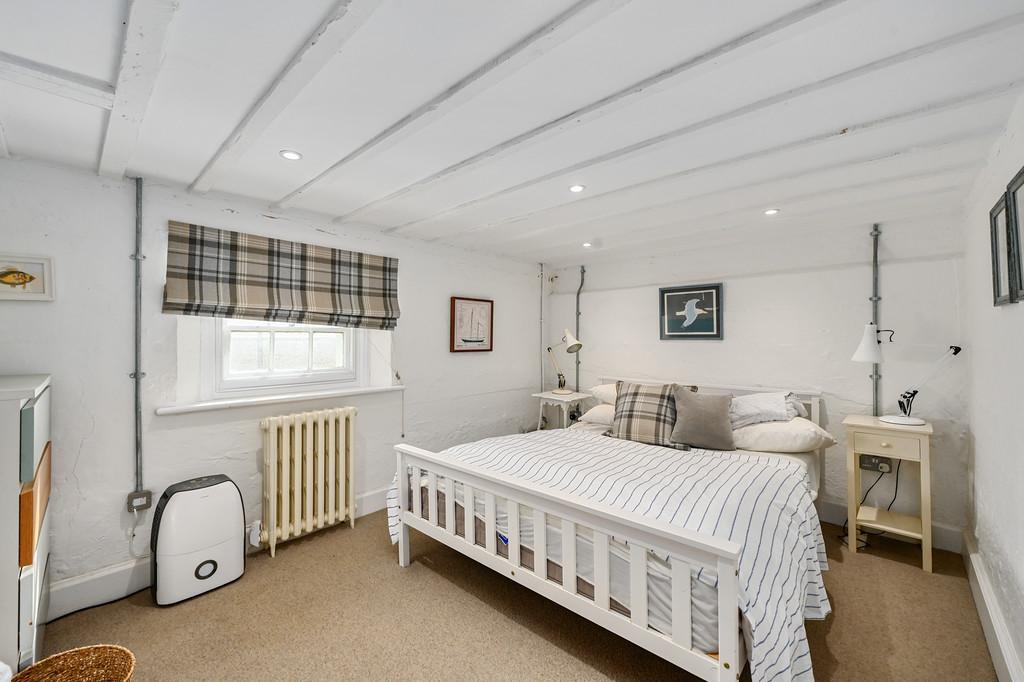 7 coastguard cottages tn31 (25)