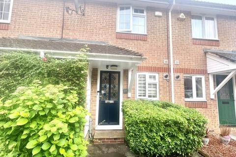 2 bedroom terraced house to rent, Burlington Close, Pinner HA5
