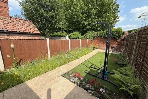 2 bedroom terraced house for sale, Bowbridge Road, Newark