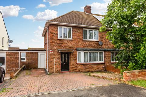 3 bedroom end of terrace house for sale, Balmoral Avenue, Rushden NN10