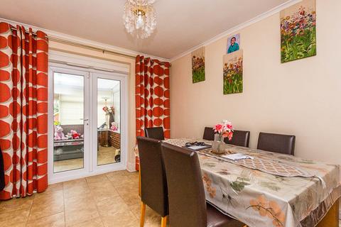 3 bedroom end of terrace house for sale, Balmoral Avenue, Rushden NN10