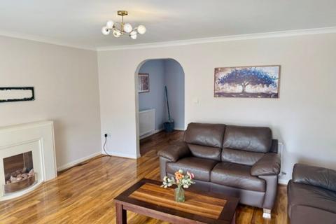 3 bedroom semi-detached house to rent, Colgrain Avenue, Glasgow G20