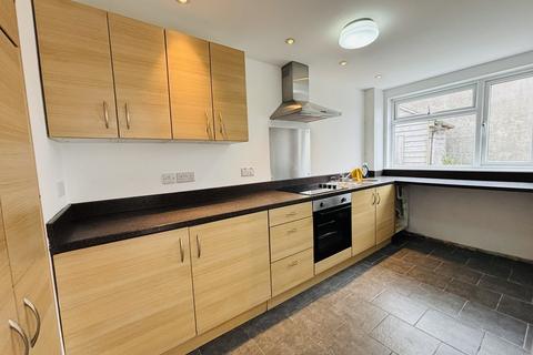 2 bedroom terraced house to rent, Bank Square, St Just