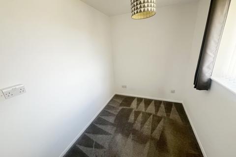 2 bedroom apartment to rent, Lowestoft Drive, Slough