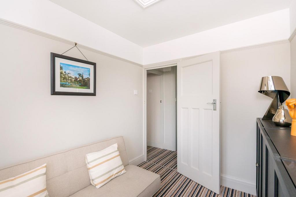 0 J7 ABN - Bedroom F.jpg