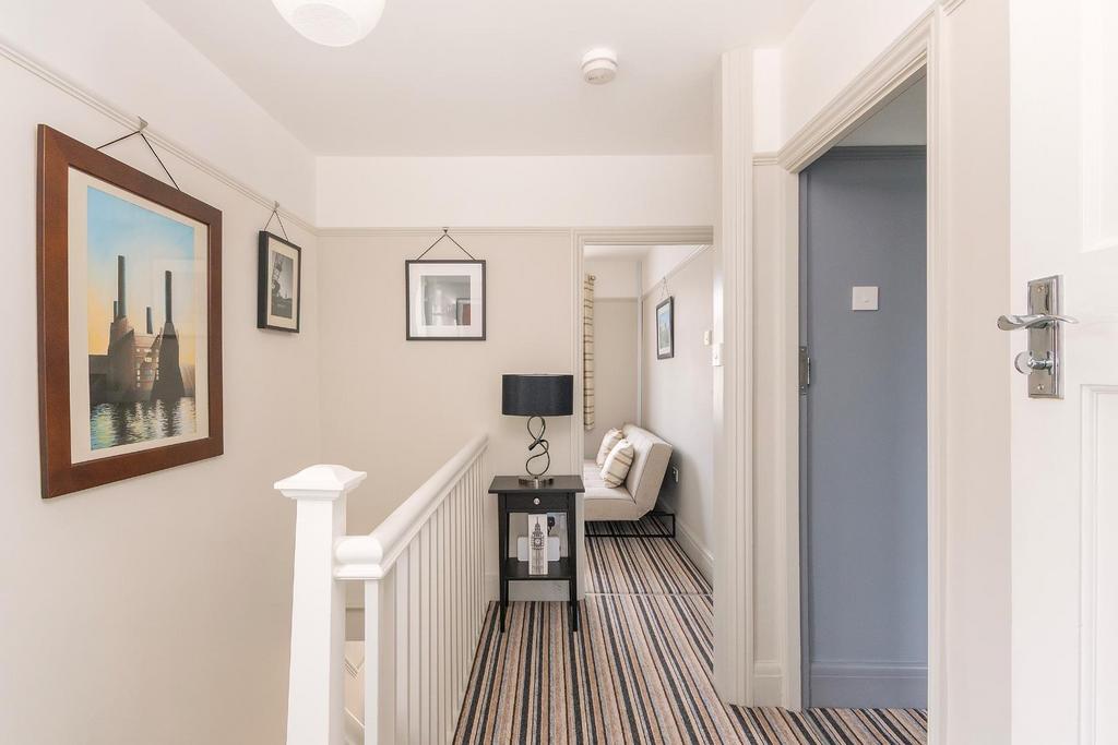 0 J7 ABN - Landing B.jpg