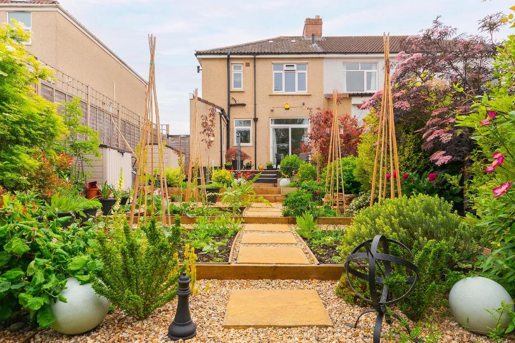 0 J7 ABN - External D.jpg