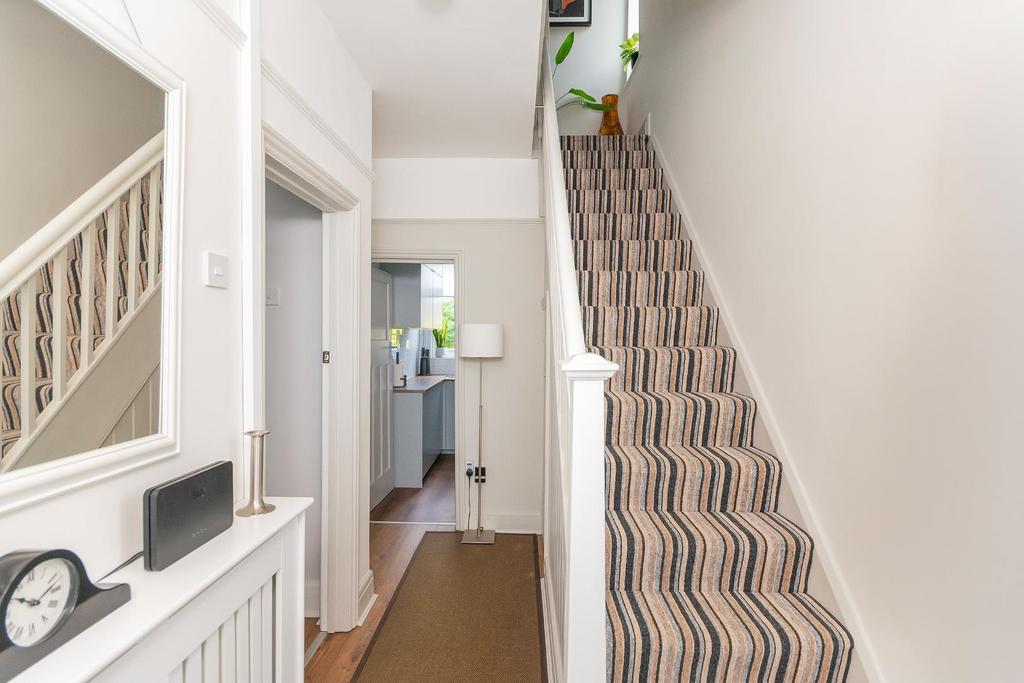 0 J7 ABN - Hallway C.jpg
