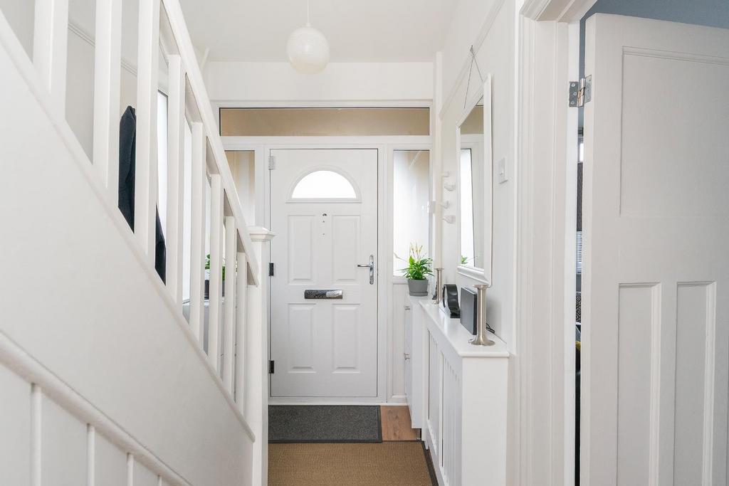 0 J7 ABN - Hallway D.jpg