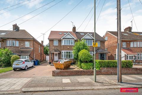 4 bedroom semi-detached house to rent, Cissbury Ring South, London, N12