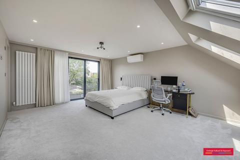 4 bedroom semi-detached house to rent, Cissbury Ring South, London, N12