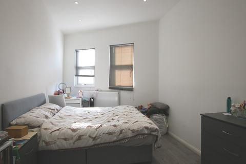 2 bedroom flat to rent, Chapter Road, Dollis Hill