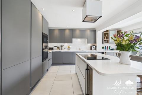 4 bedroom townhouse for sale, Bryher Island, Portsmouth PO6