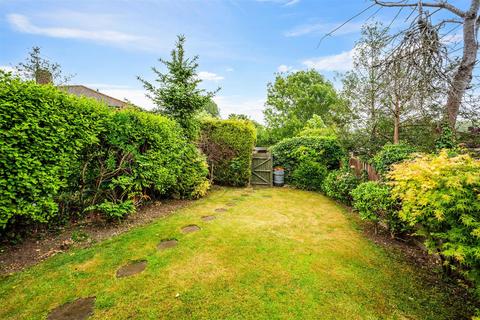4 bedroom end of terrace house for sale, Sandlands Road, Walton On The Hill
