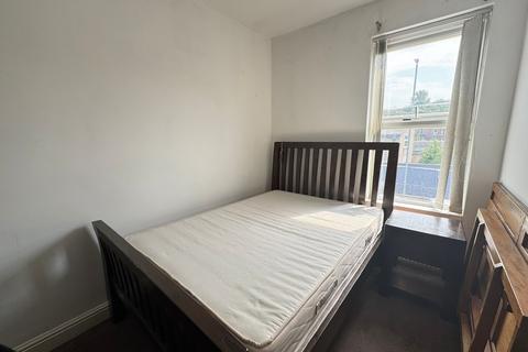3 bedroom flat to rent, Leeds LS6