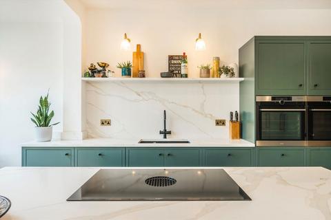 5 bedroom house for sale, Topsham Road, London SW17