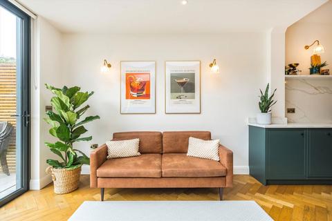 5 bedroom house for sale, Topsham Road, London SW17