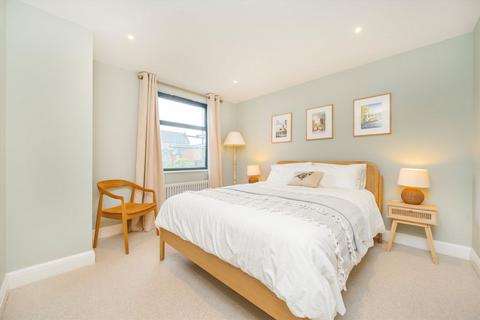 5 bedroom house for sale, Topsham Road, London SW17
