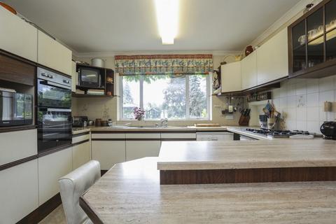 3 bedroom detached house for sale, Castle Street, Thetford