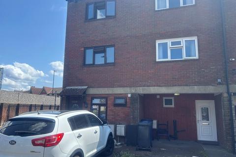 3 bedroom terraced house for sale, Western Road, Southall UB2